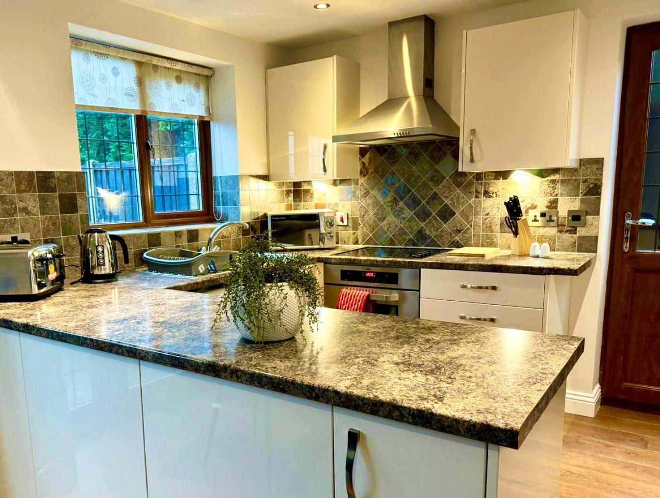 3Br House Ossett-Wakefield, Free Parking 3 Cars Wi Fi Long Stays Eksteriør billede