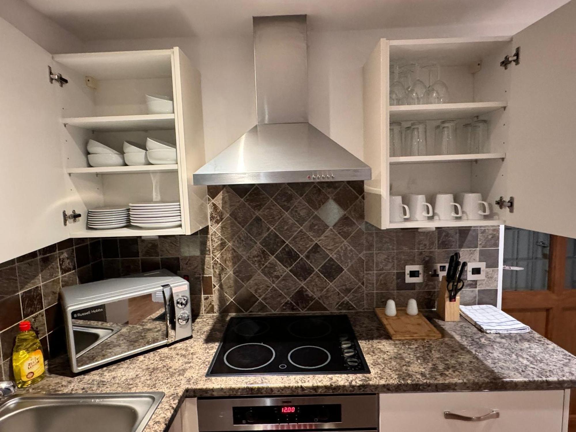 3Br House Ossett-Wakefield, Free Parking 3 Cars Wi Fi Long Stays Eksteriør billede
