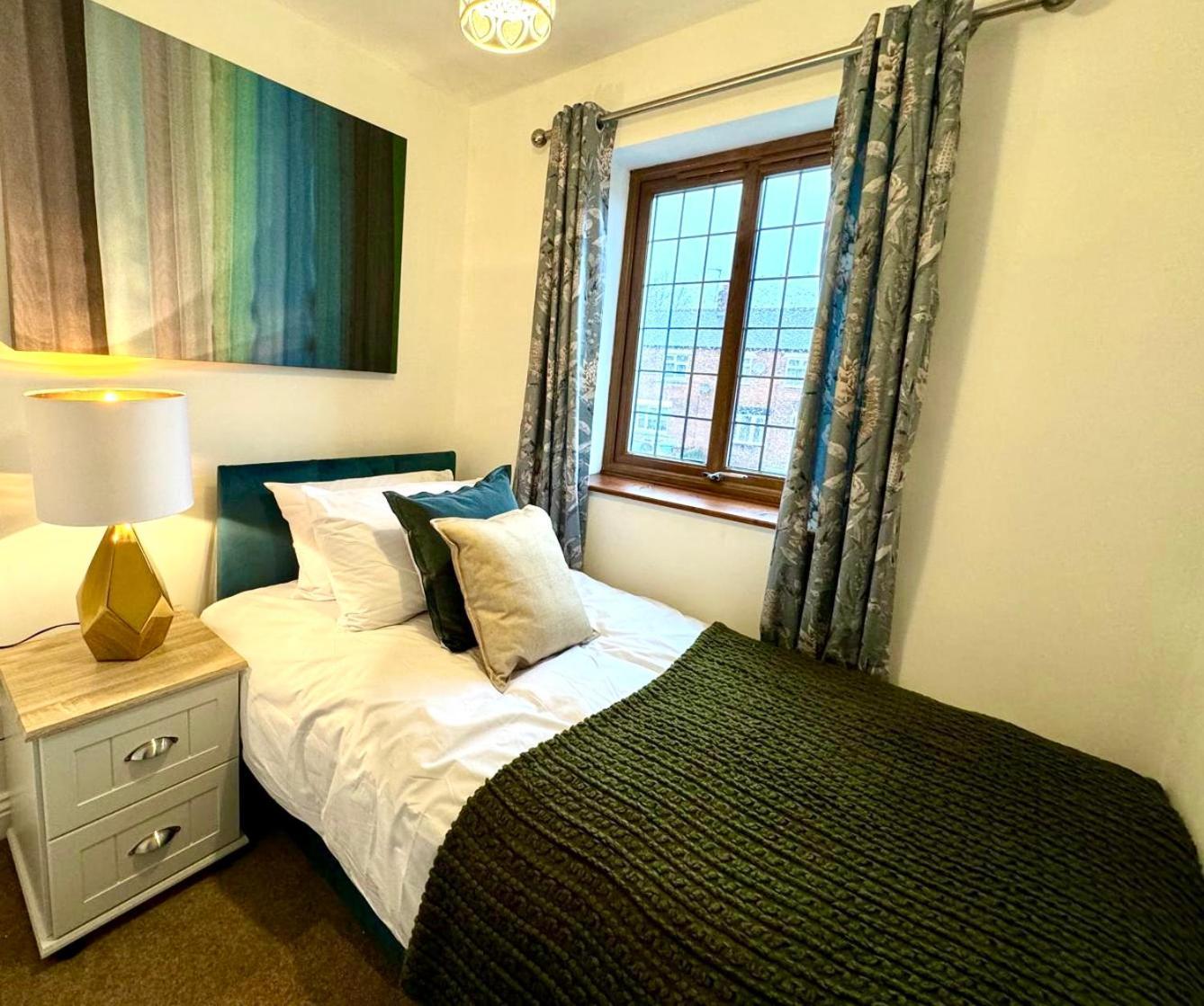 3Br House Ossett-Wakefield, Free Parking 3 Cars Wi Fi Long Stays Eksteriør billede