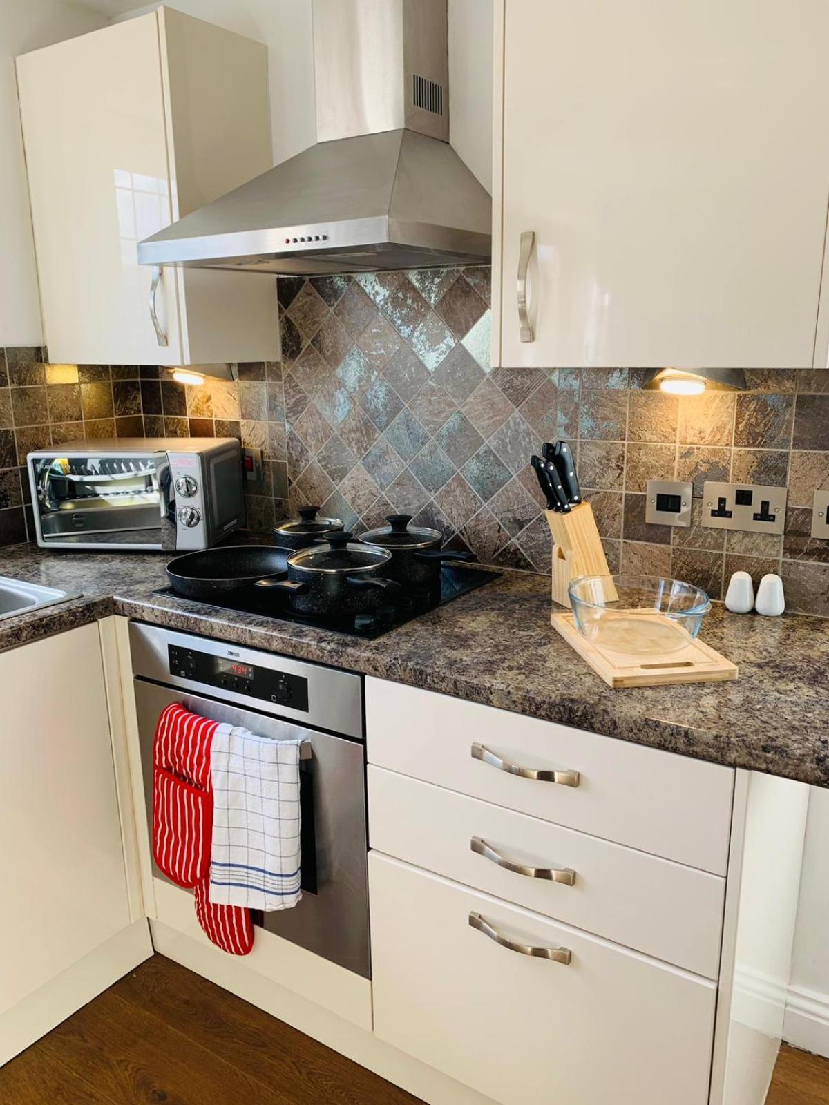 3Br House Ossett-Wakefield, Free Parking 3 Cars Wi Fi Long Stays Eksteriør billede