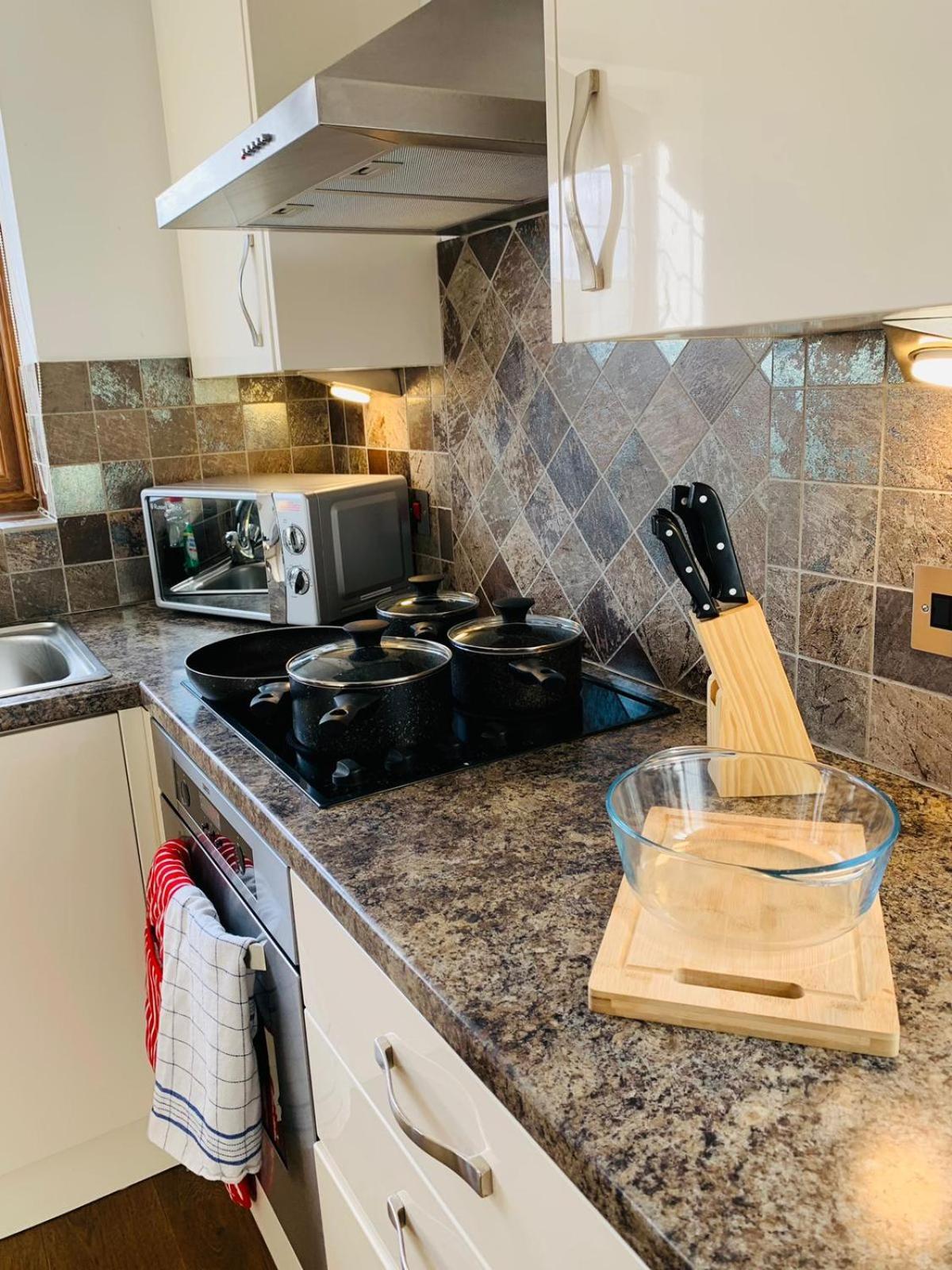 3Br House Ossett-Wakefield, Free Parking 3 Cars Wi Fi Long Stays Eksteriør billede