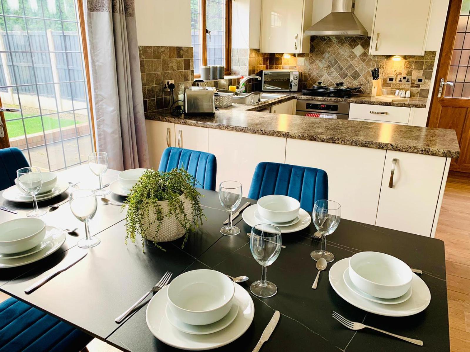3Br House Ossett-Wakefield, Free Parking 3 Cars Wi Fi Long Stays Eksteriør billede