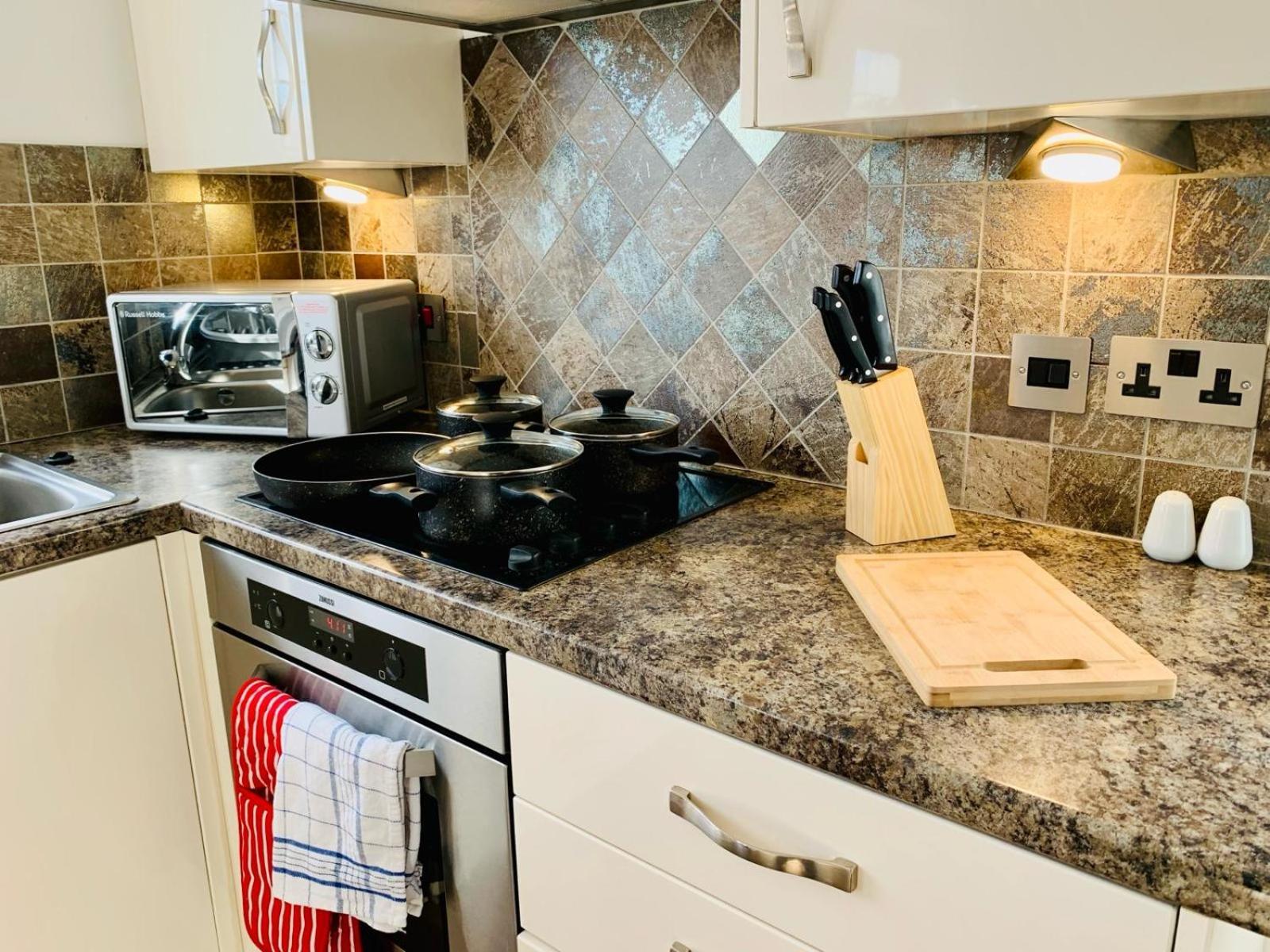 3Br House Ossett-Wakefield, Free Parking 3 Cars Wi Fi Long Stays Eksteriør billede