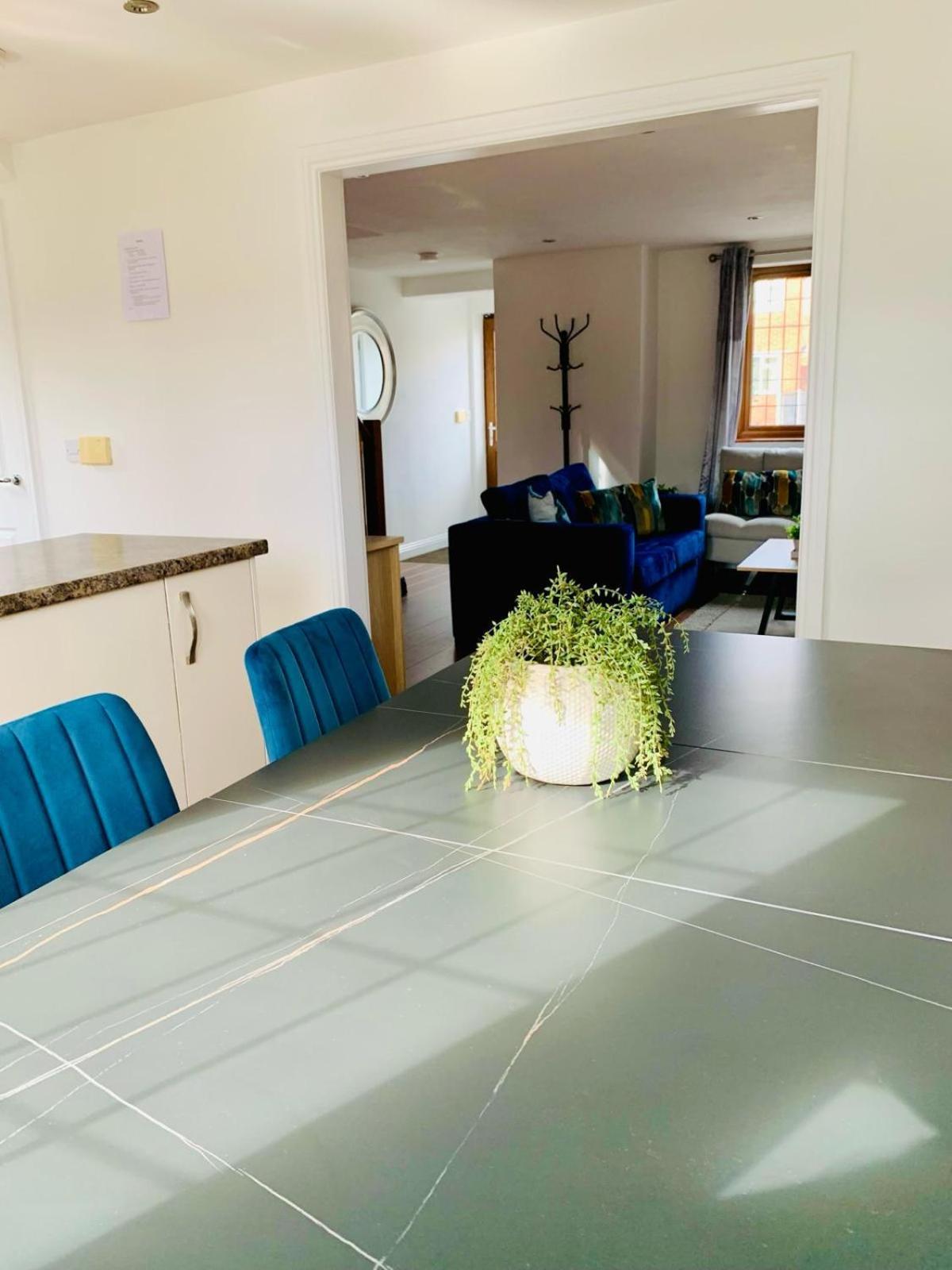3Br House Ossett-Wakefield, Free Parking 3 Cars Wi Fi Long Stays Eksteriør billede